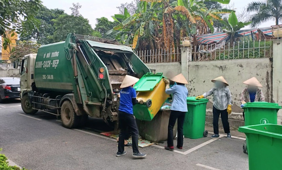 Bộ[-]trưởng[-]Tài[-]Nguyên[-]và[-]Môi[-]trường[-]nói[-]việc[-]xử[-]lý[-]rác[-]thải[-]khi[-]F0[-]"bùng[-]nổ"
